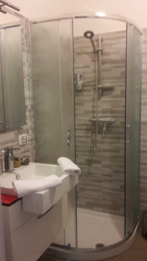 Appartamento Lido 'With Parking Space Included' Toscolano Maderno Exterior photo